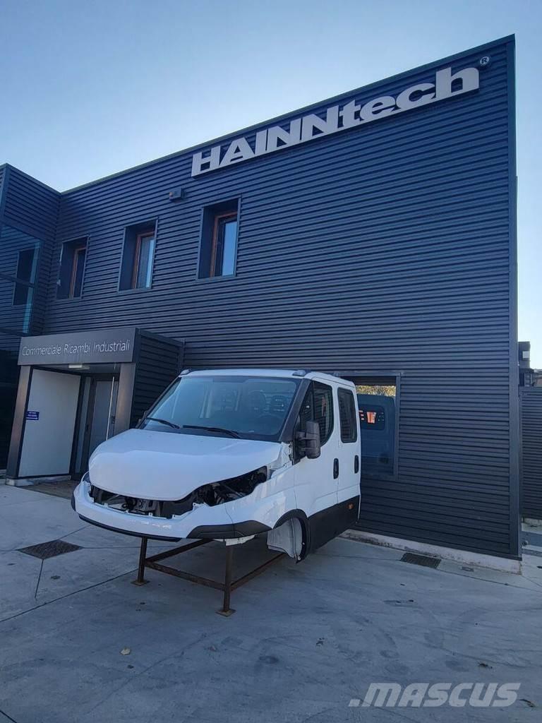 Iveco DAILY E6 Ohjaamot ja sisustat
