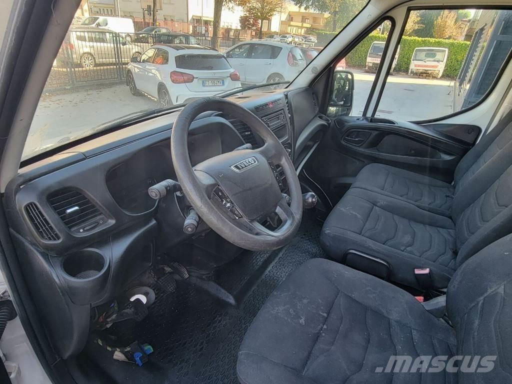 Iveco DAILY E6 Ohjaamot ja sisustat