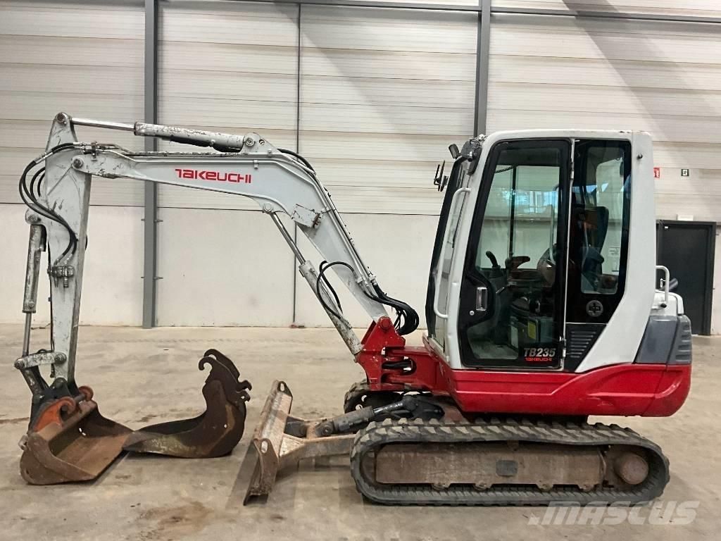 Takeuchi TB 235 Minikaivukoneet < 7t