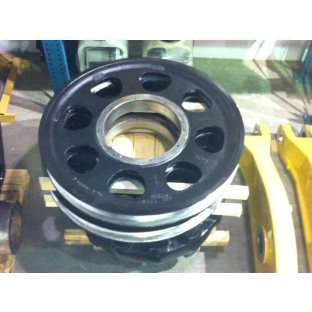 CAT 7495 Pistokaivinkone