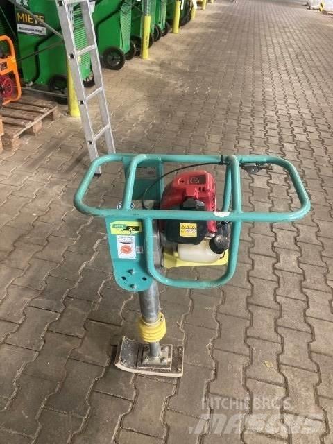 Ammann ATR30 Tärylevyt