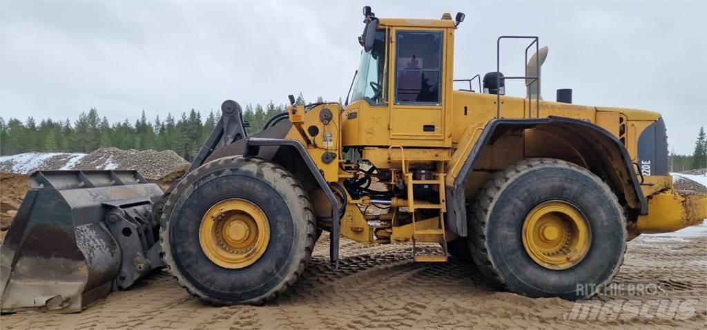 Volvo L220E Pyöräkuormaajat