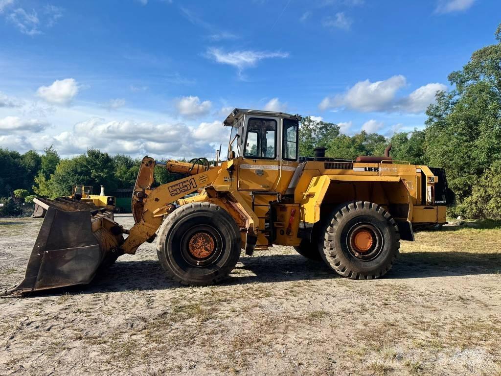 Liebherr L 551 Pyöräkuormaajat