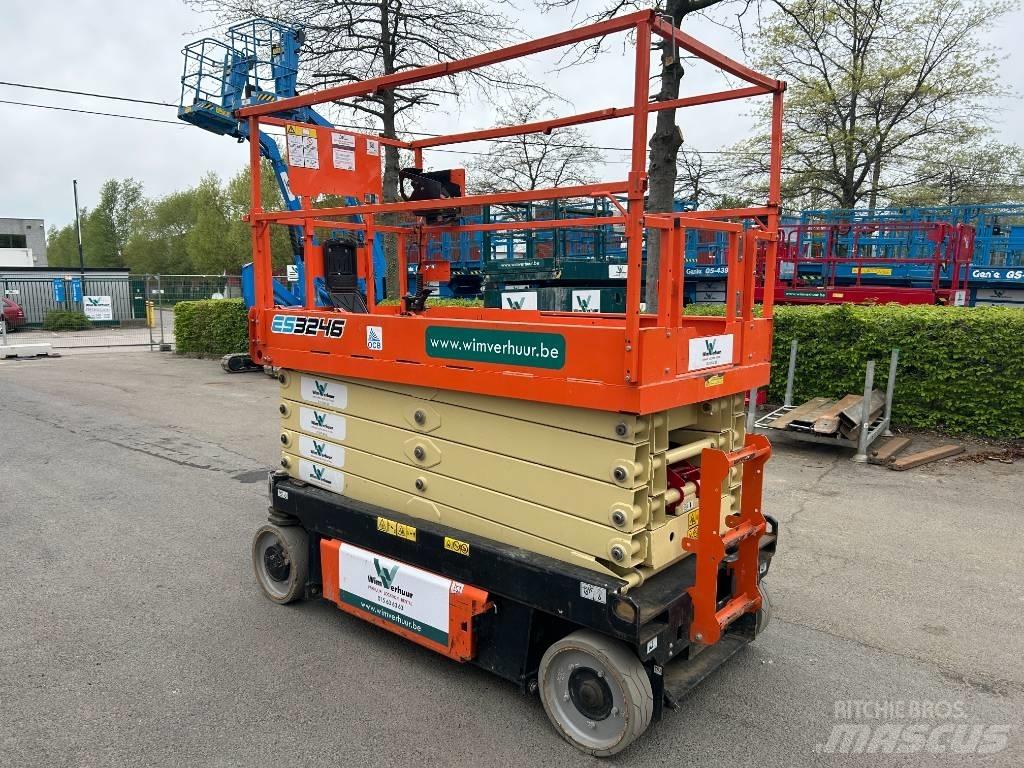 JLG 3246 ES Saksilavat