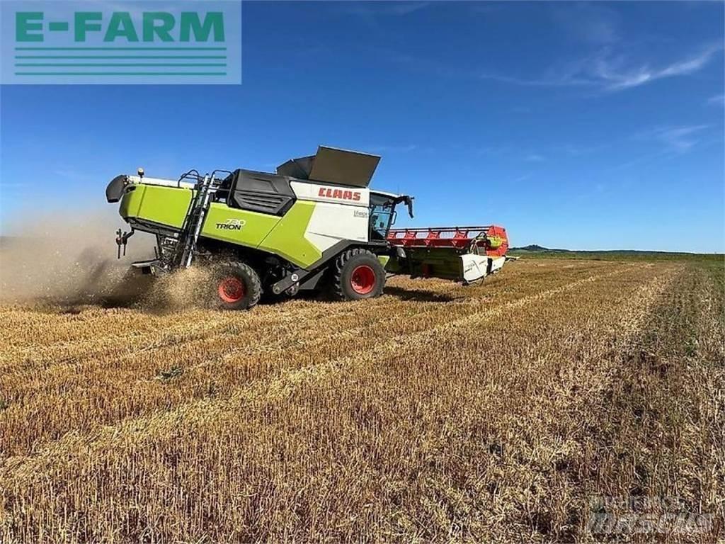 CLAAS trion 730 Leikkuupuimurit