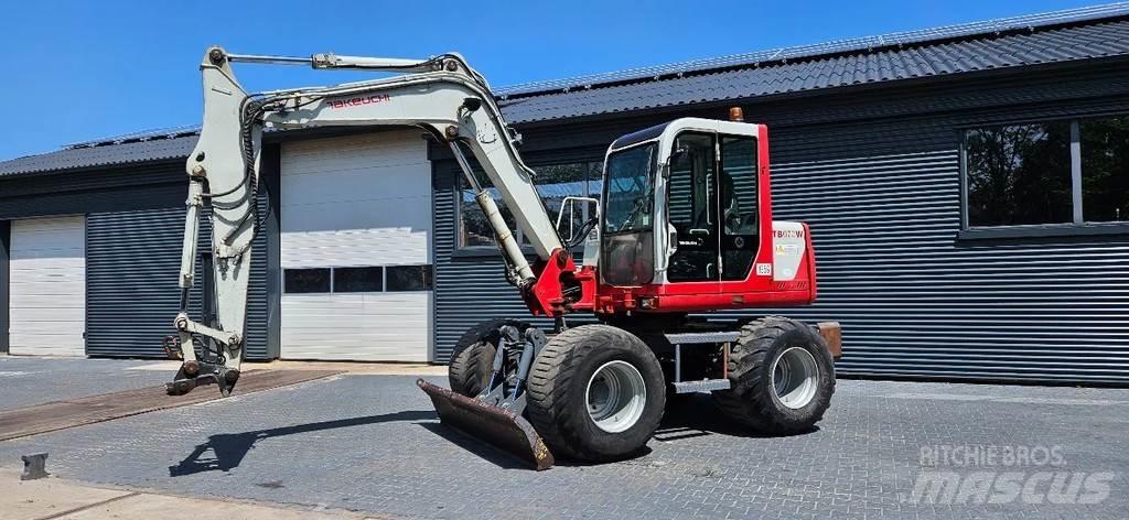 Takeuchi TB070 W Midikaivukoneet 7t - 12t