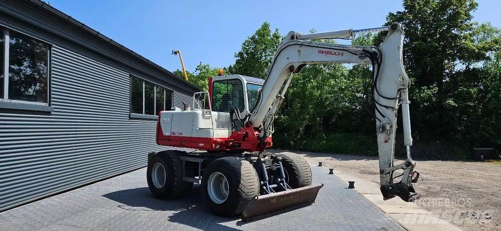 Takeuchi TB070 W Midikaivukoneet 7t - 12t