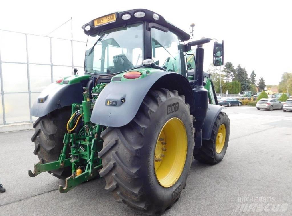John Deere 6215 R Traktorit