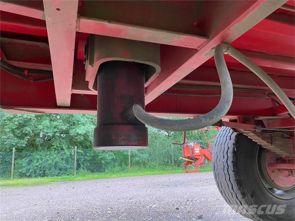 Agromet T-149 Sora- ja kippiperävaunut