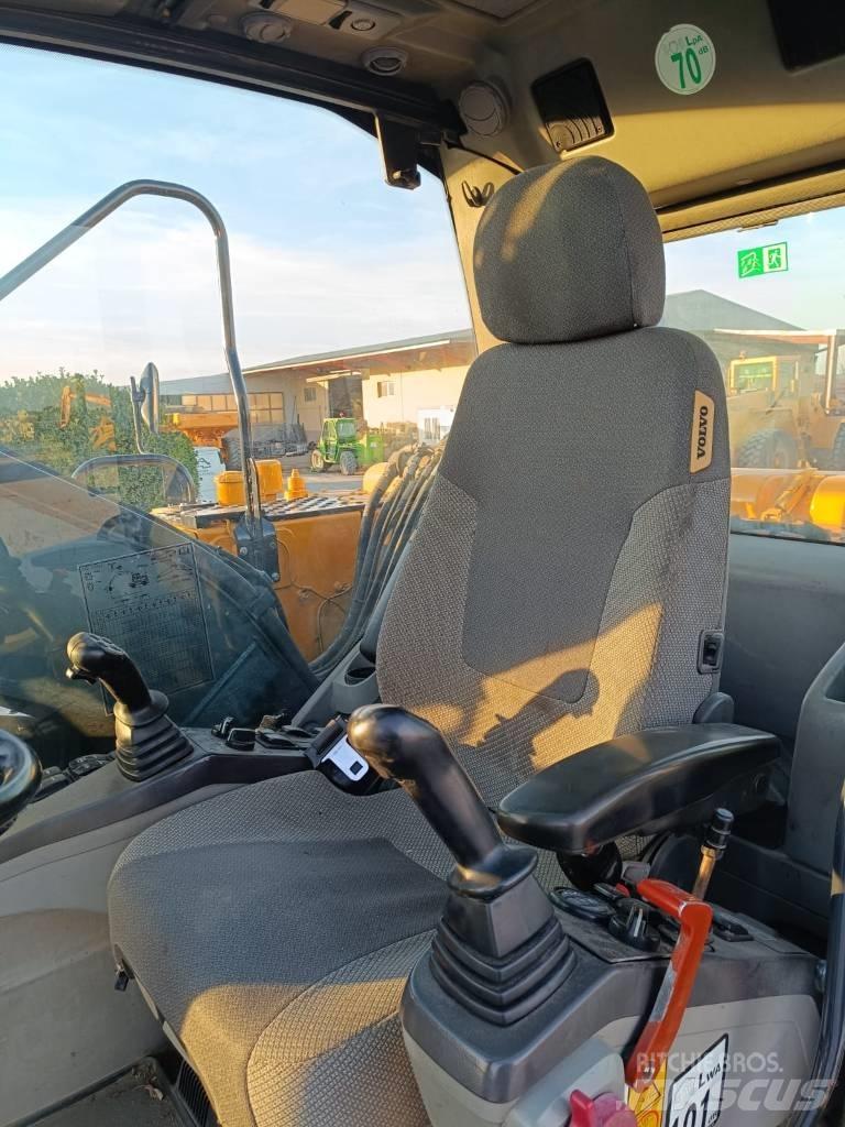 Volvo EW 140 C Pyöräkaivukoneet