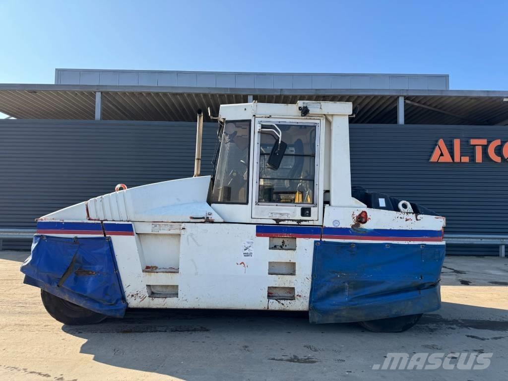 CAT PS-300B Kumipyöräjyrät