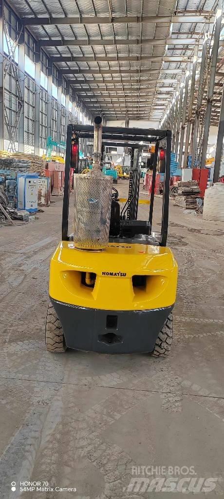 Komatsu FD 30 T-14 Dieseltrukit