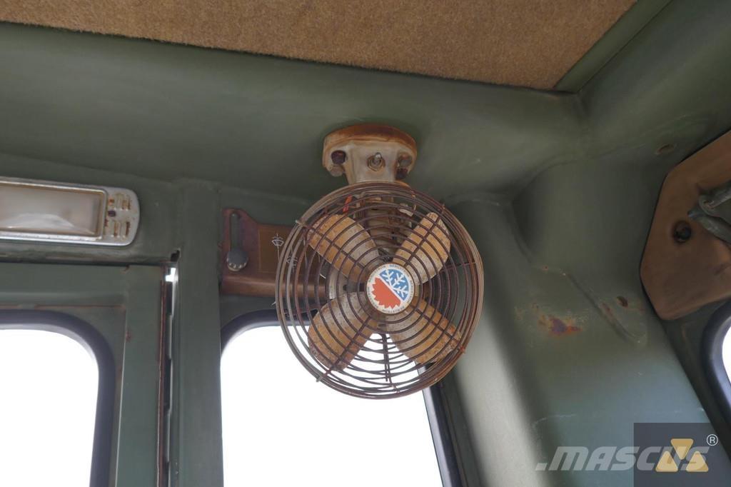 CAT 130G Ex-army Tiehöylät