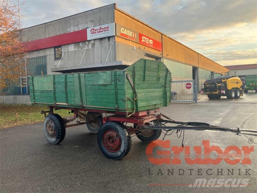  Strasser 8 to Sora- ja kippiperävaunut