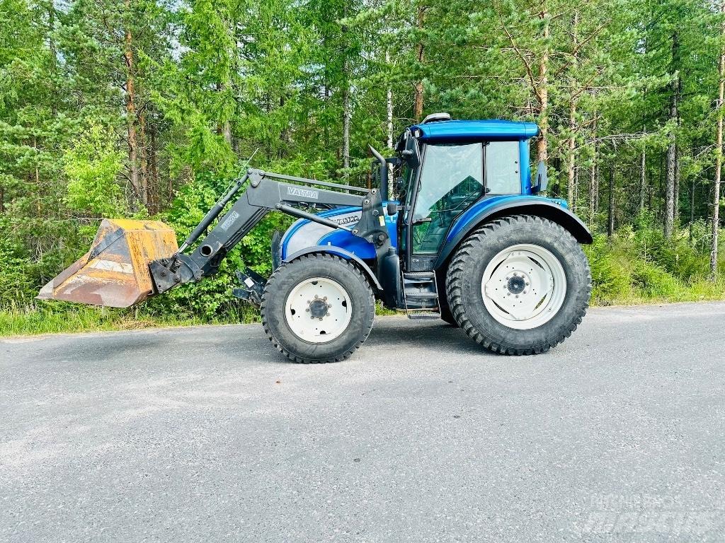 Valtra C 130 Traktorit