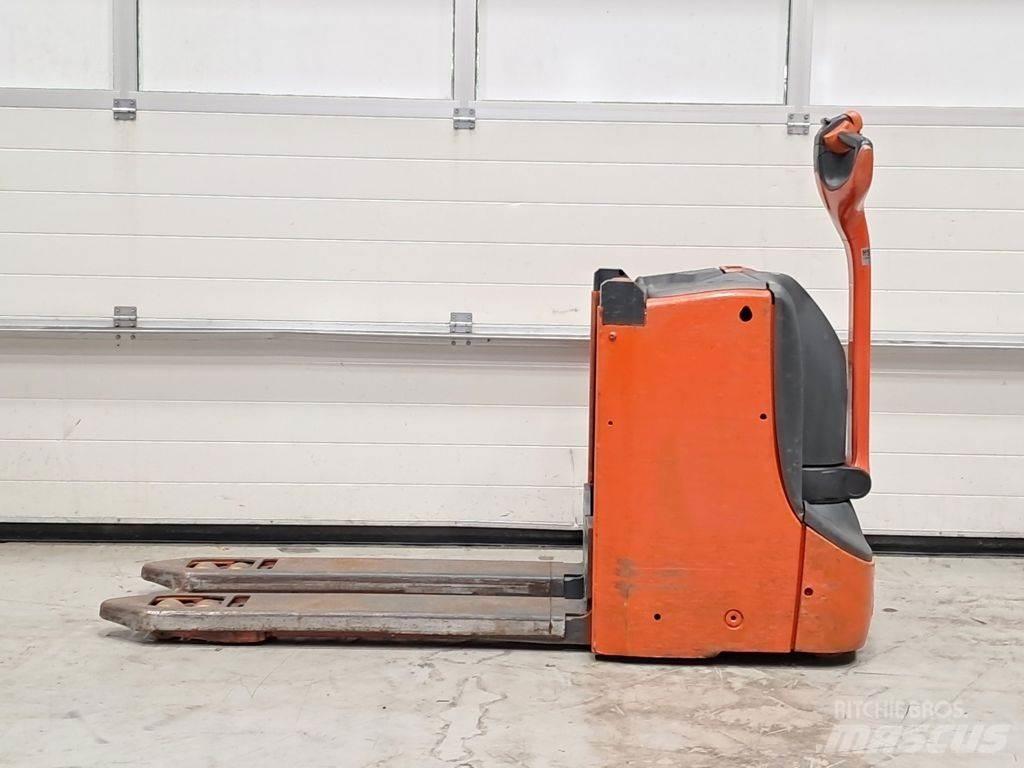 Linde T16L Lavansiirtotrukit
