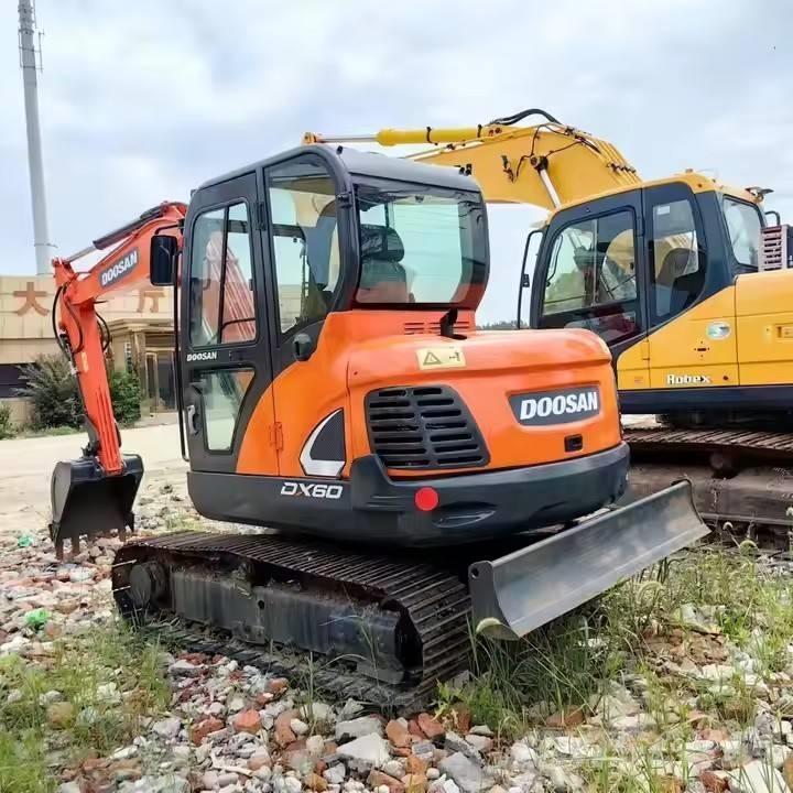 Doosan DX 60 Minikaivukoneet < 7t