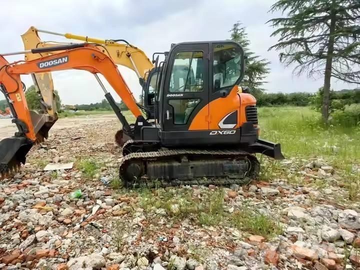 Doosan DX 60 Minikaivukoneet < 7t