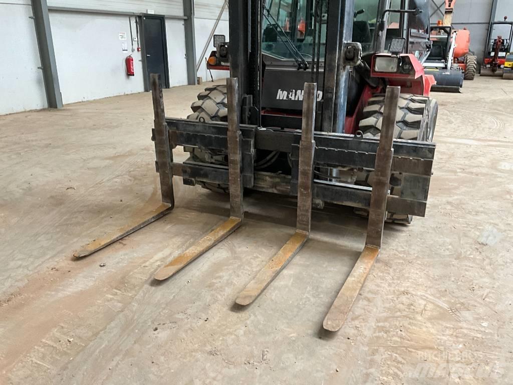 Manitou MC 40 Maastotrukit
