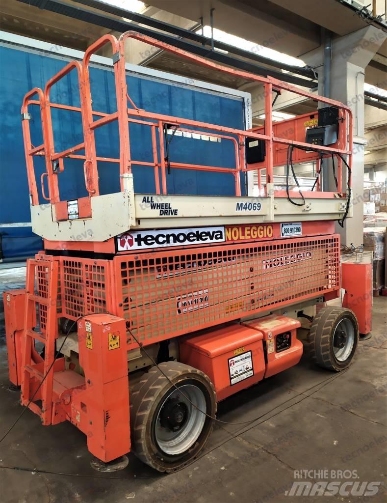 JLG M 4069 Saksilavat