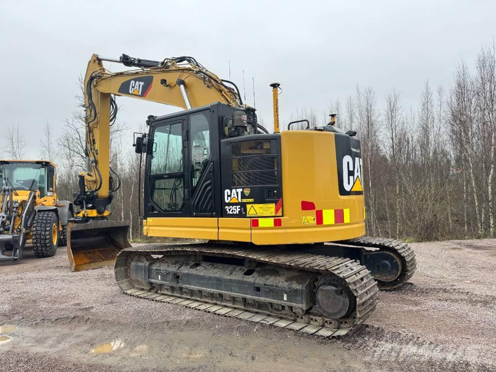 CAT 325 Telakaivukoneet