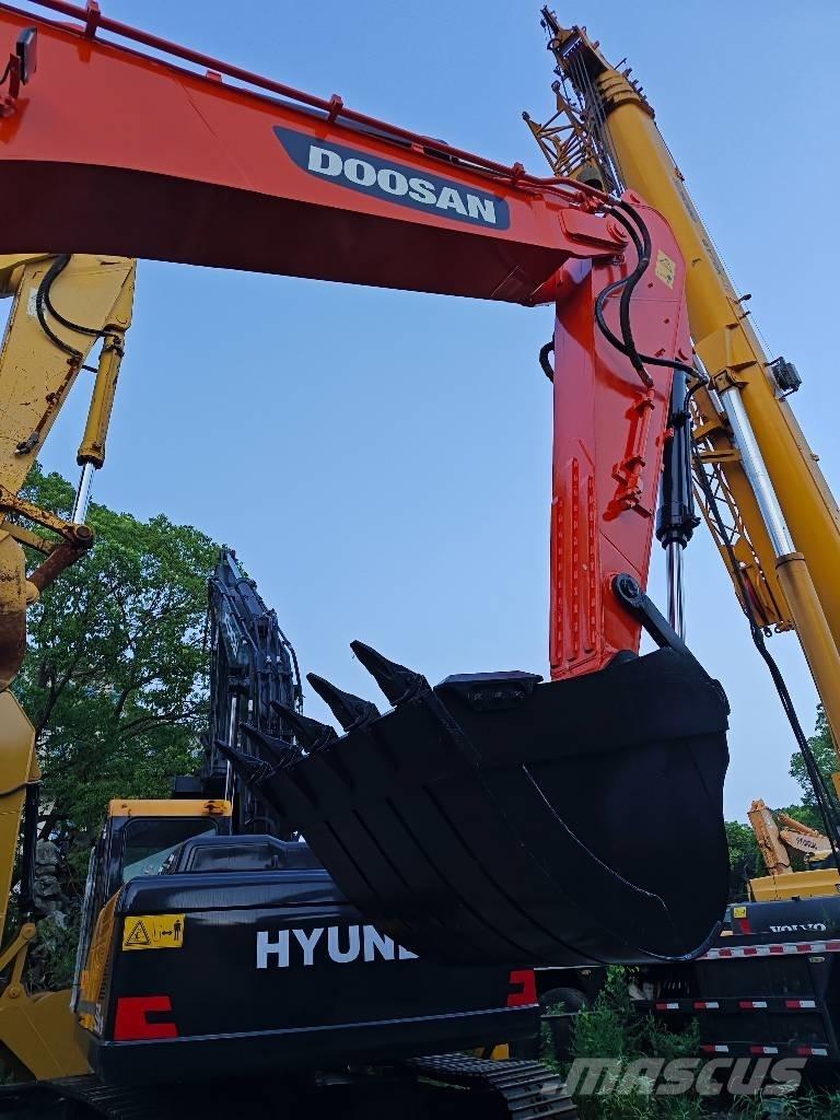 Doosan DX 300 LC Telakaivukoneet