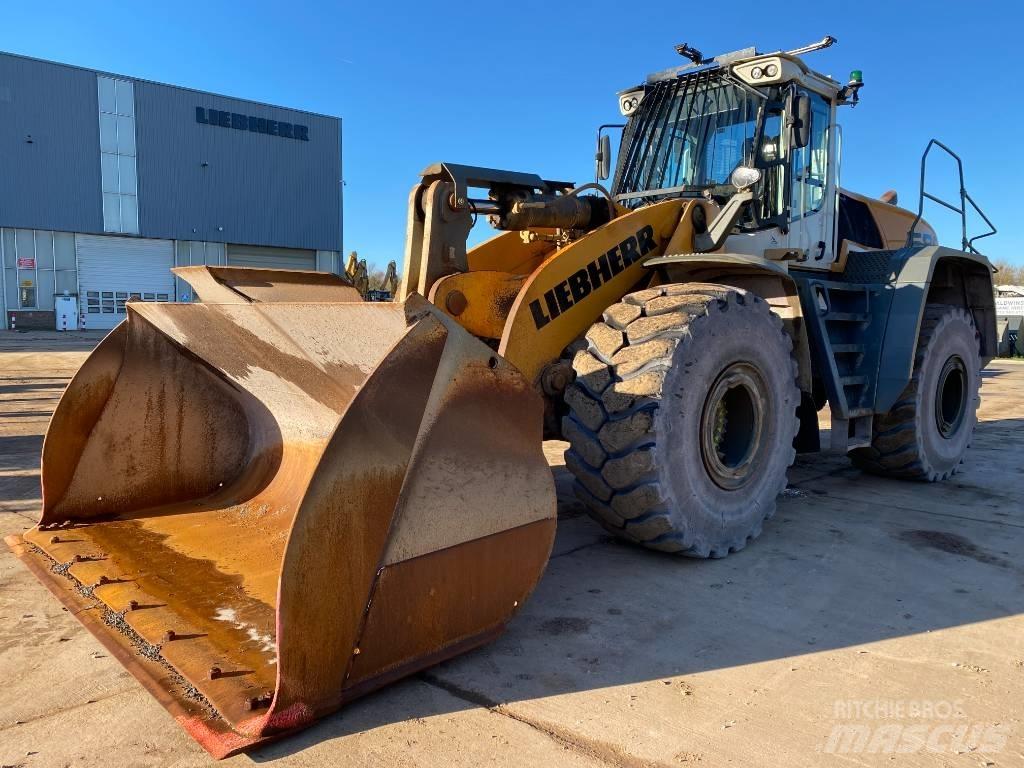 Liebherr L 586 Pyöräkuormaajat