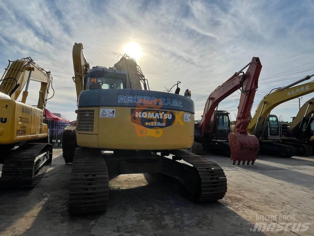 Komatsu PC 228 US Telakaivukoneet
