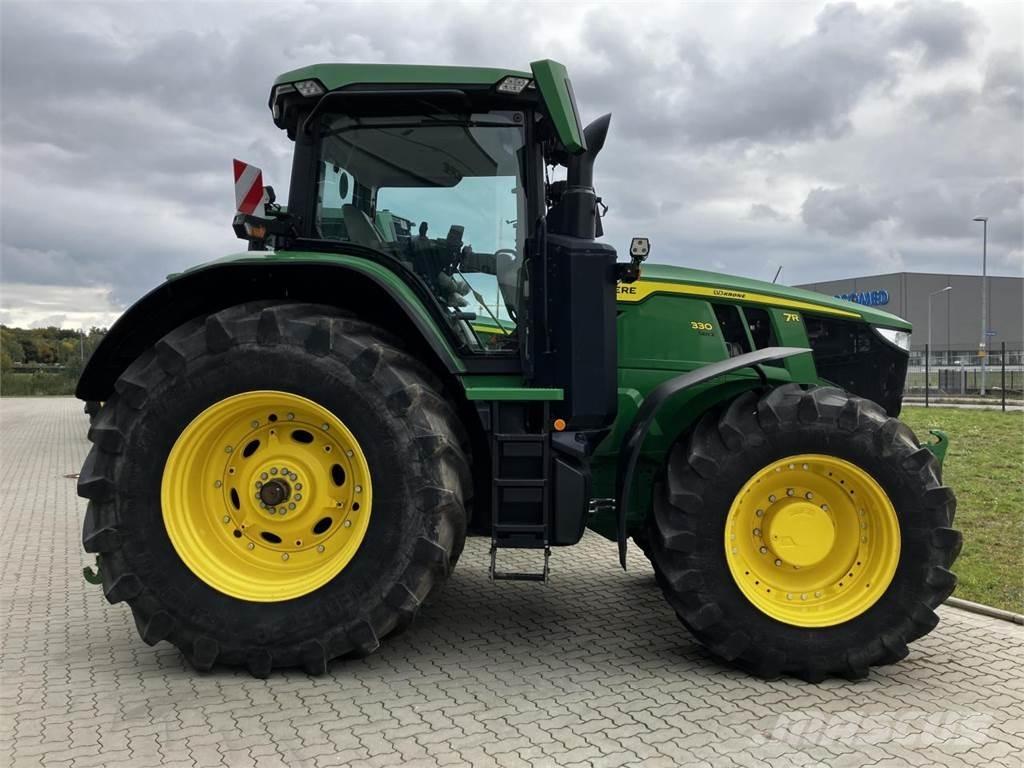 John Deere 7R 330 Traktorit