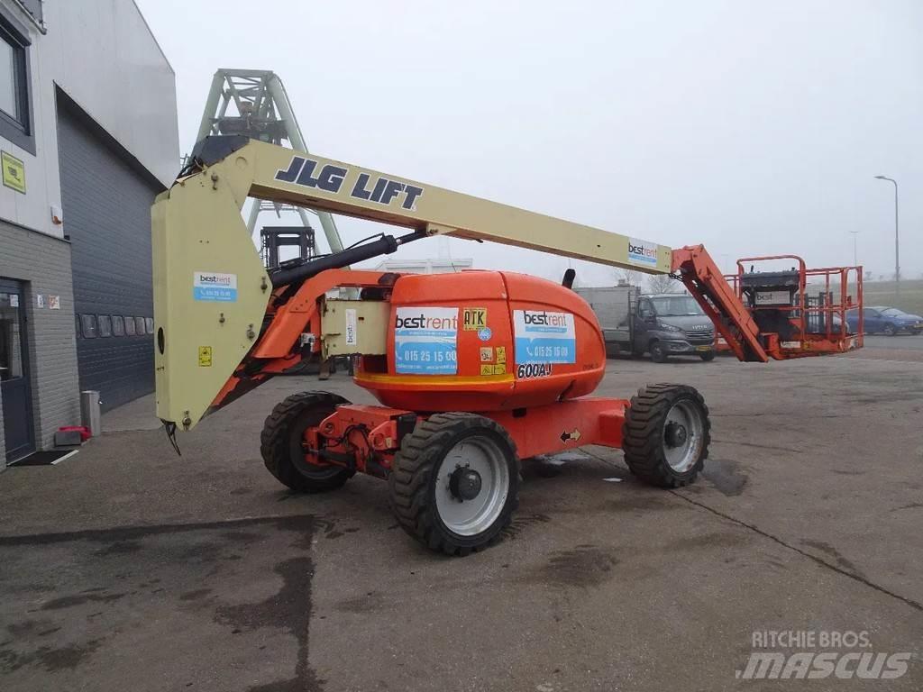 JLG 600AJ Kuukulkijat