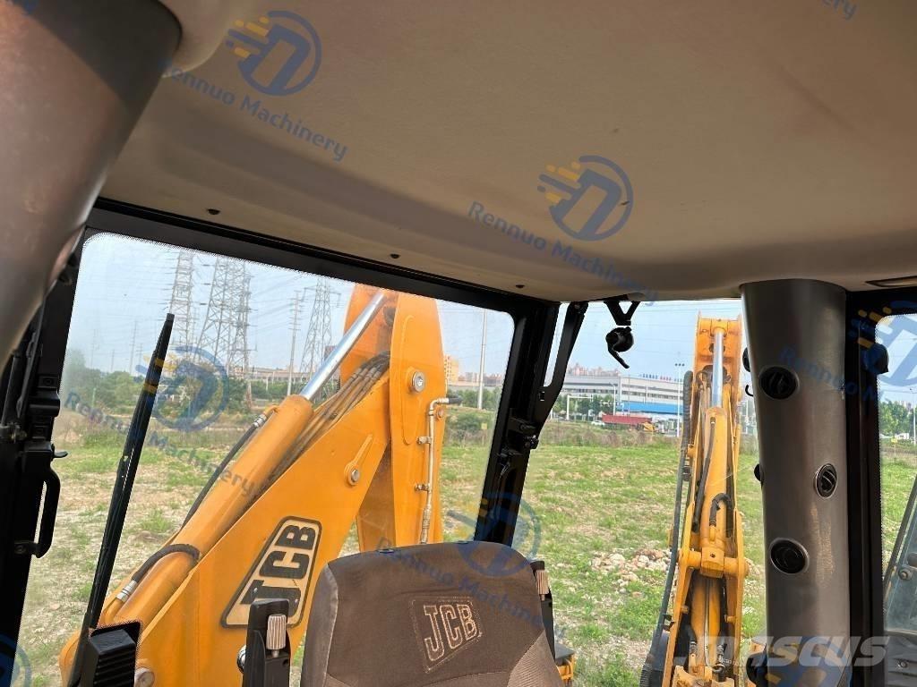 JCB 4 CX Kaivurikuormaajat