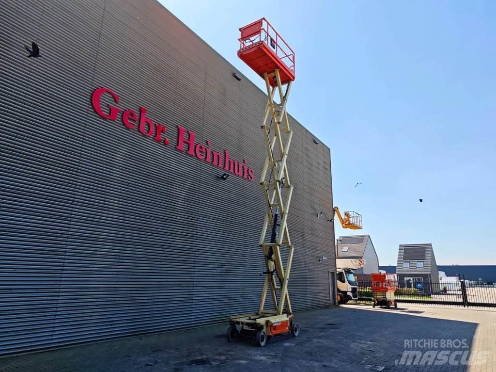 JLG 3246 ES Saksilavat