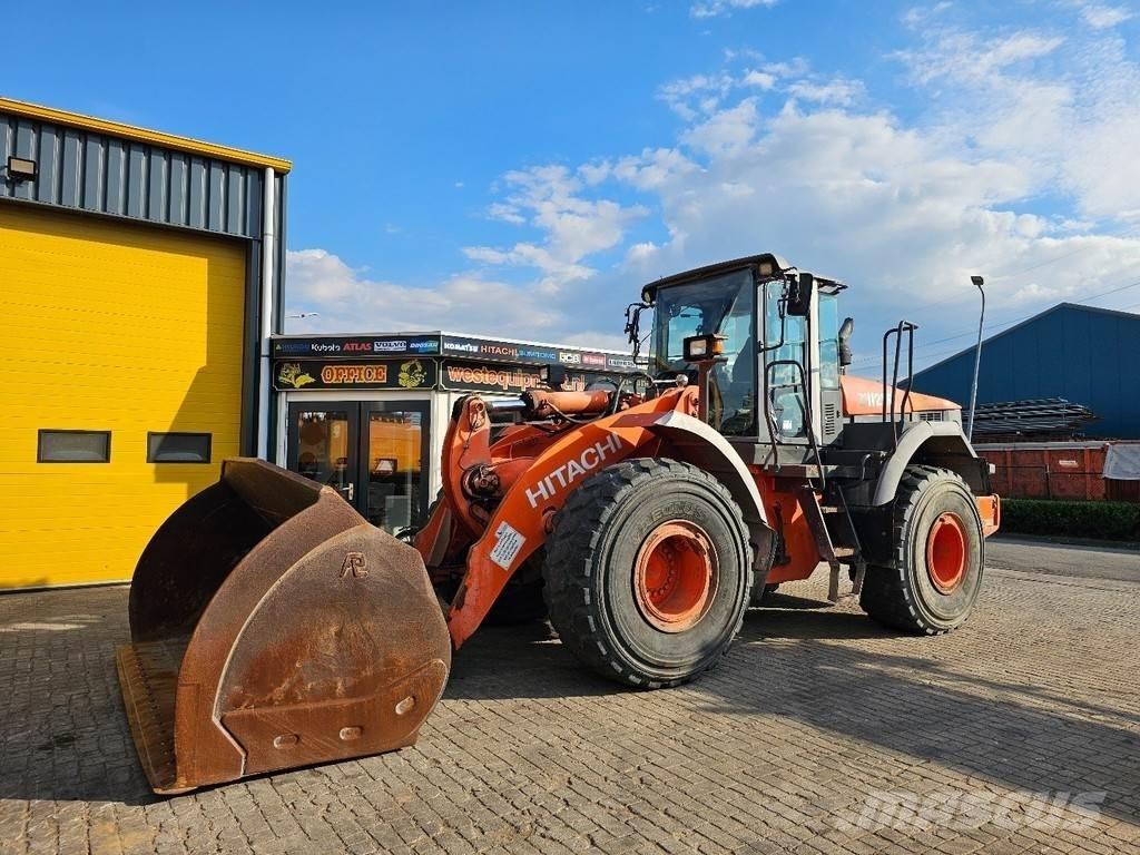 Hitachi ZW220 Pyöräkuormaajat