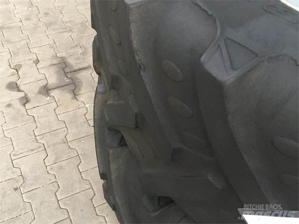 BKT 480/70R34 Renkaat ja vanteet