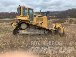 CAT D6N Telaketjupuskutraktorit