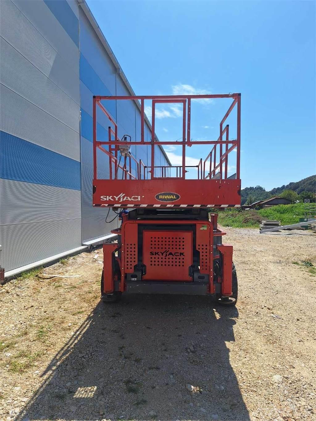 SkyJack 8841RT Saksilavat
