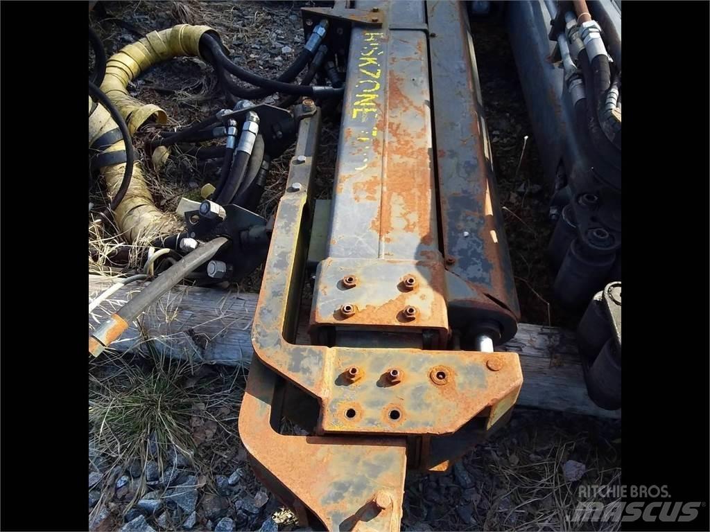 John Deere 210 Harvesterinosturit