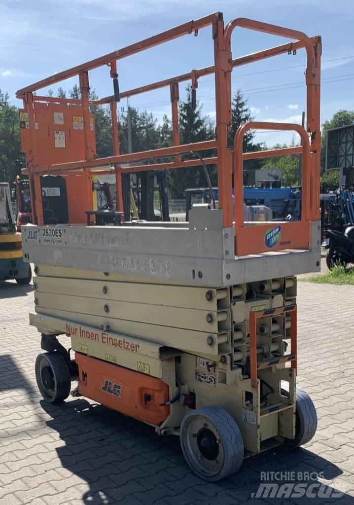 JLG 2630 ES Saksilavat