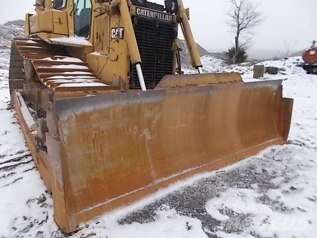 CAT D 6 H LGP II Telaketjupuskutraktorit