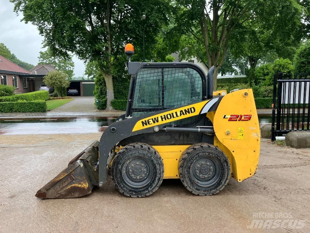 New Holland L 213 Liukuohjatut kuormaajat