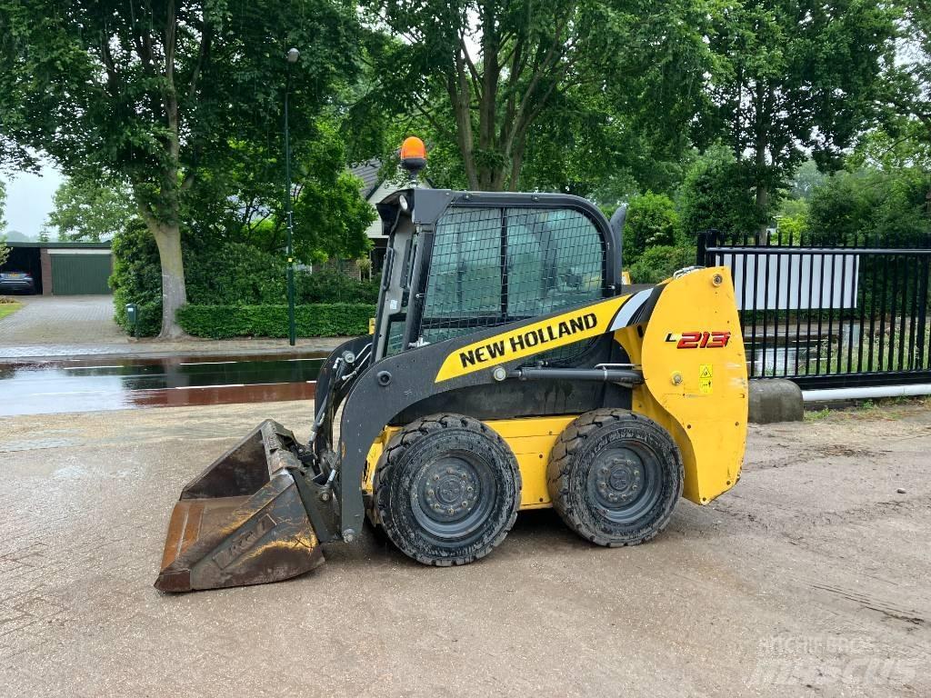 New Holland L 213 Liukuohjatut kuormaajat