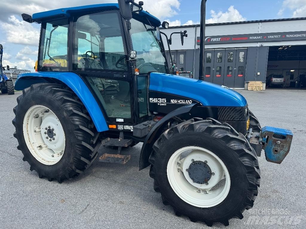 New Holland 5635 Traktorit