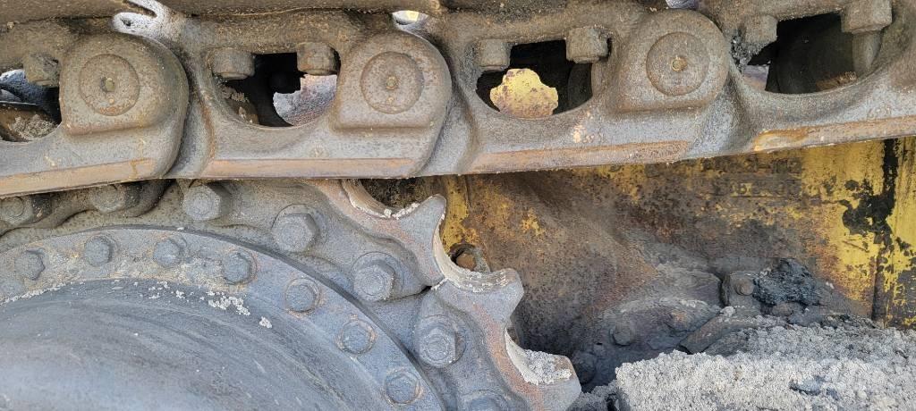 Komatsu D 65 EX 12 Telaketjupuskutraktorit