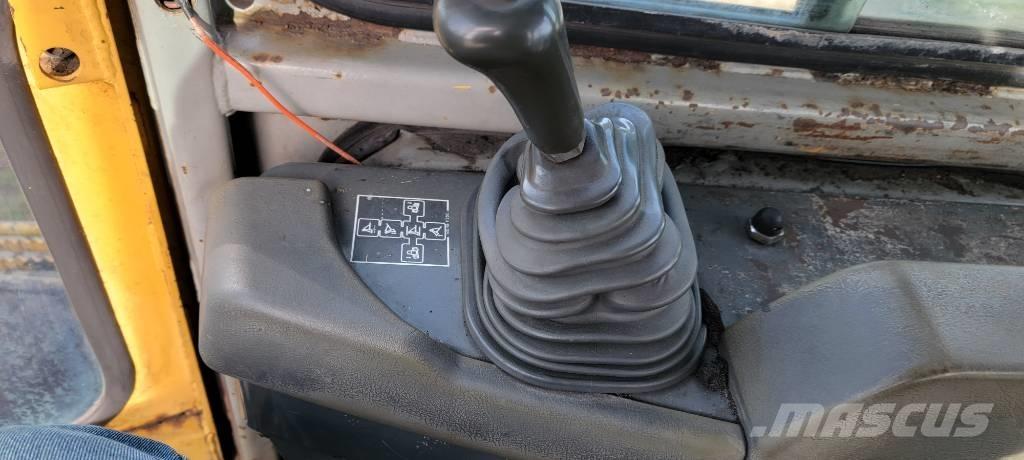 Komatsu D 65 EX 12 Telaketjupuskutraktorit
