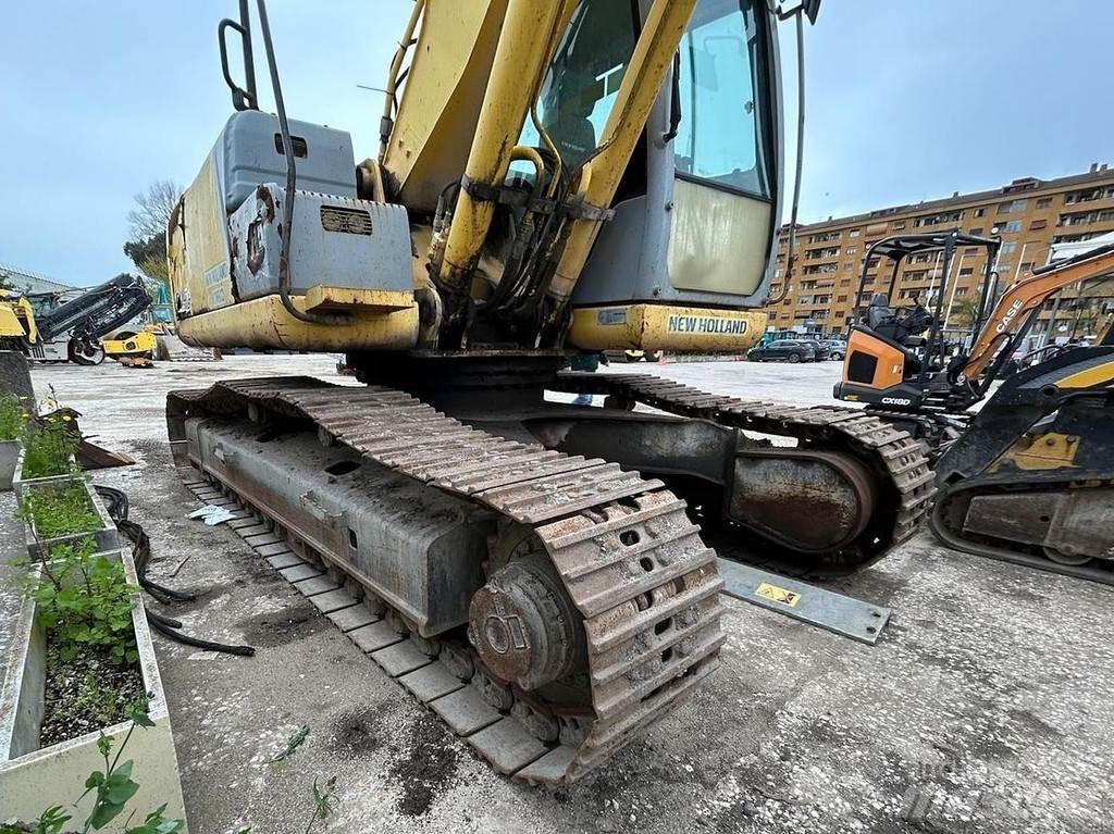 New Holland E215B Erikoiskaivinkoneet