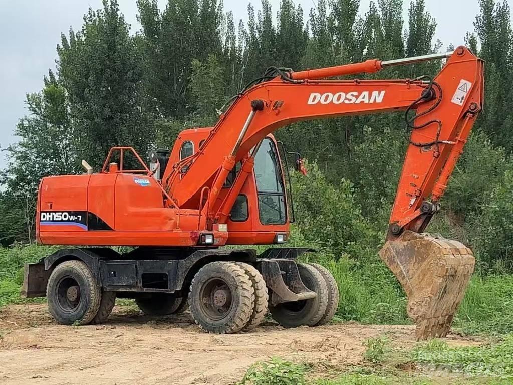 Doosan DH 150 W-7 Pyöräkaivukoneet