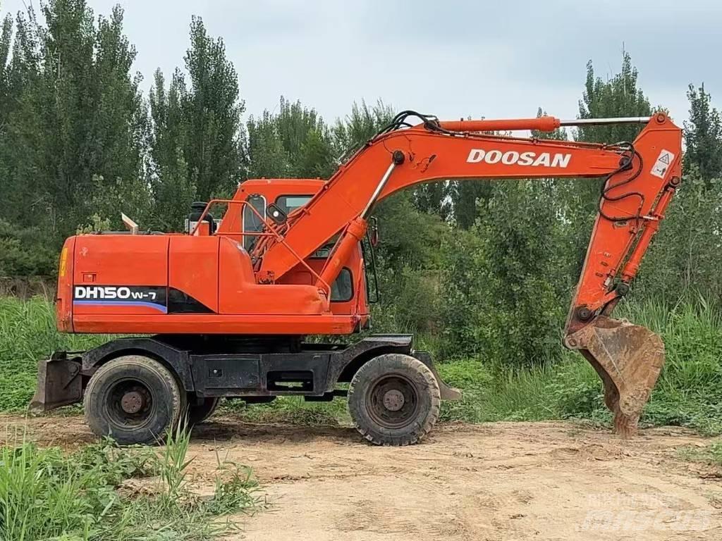 Doosan DH 150 W-7 Pyöräkaivukoneet