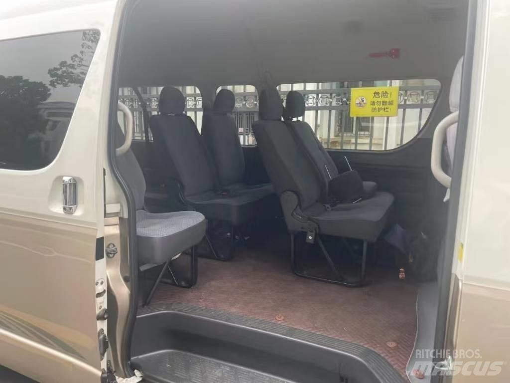 Toyota Coaster Linjaliikennebussit