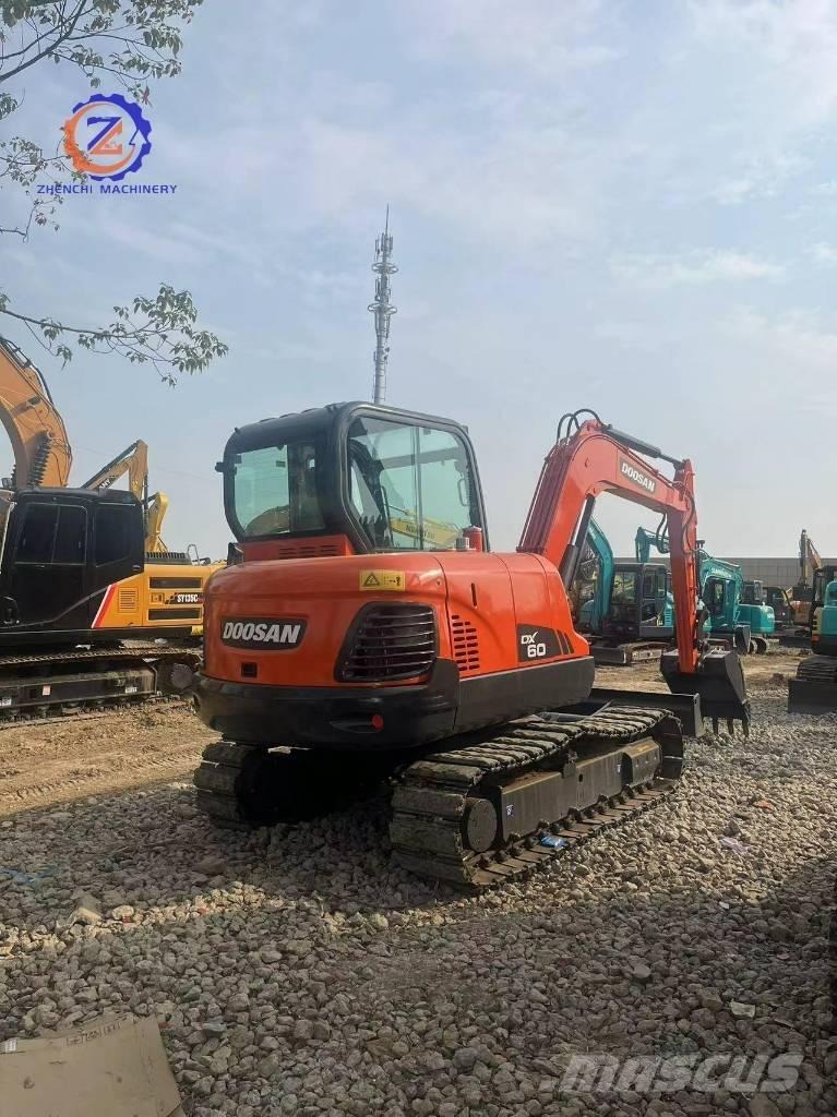 Doosan DX 60 Minikaivukoneet < 7t