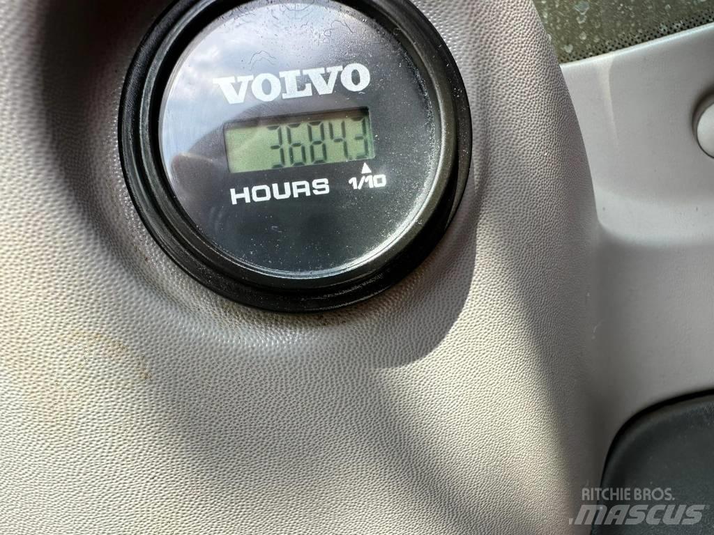 Volvo BM ECR235EL Telakaivukoneet